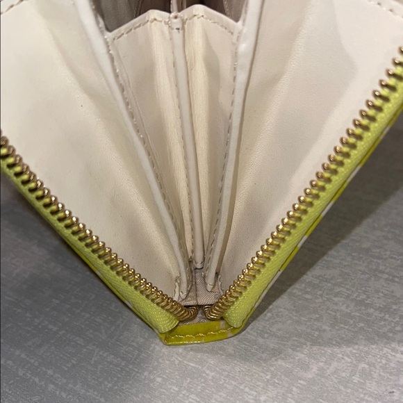 EUC ♠️ Kate Spade Lime Print Zip Wallet Zip Interior Coin Pocket & 12 Card Slots - Picture 16 of 17